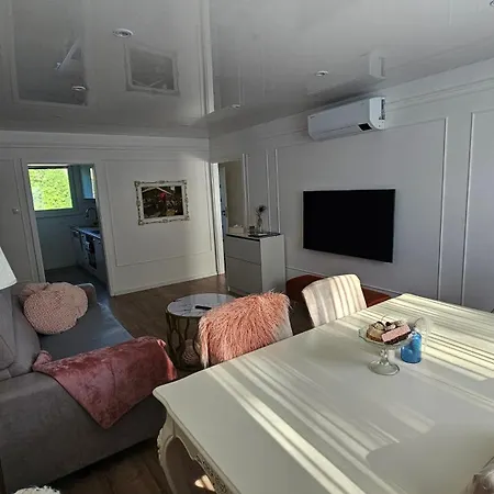 Rudlova Glamour * Banská Bystrica